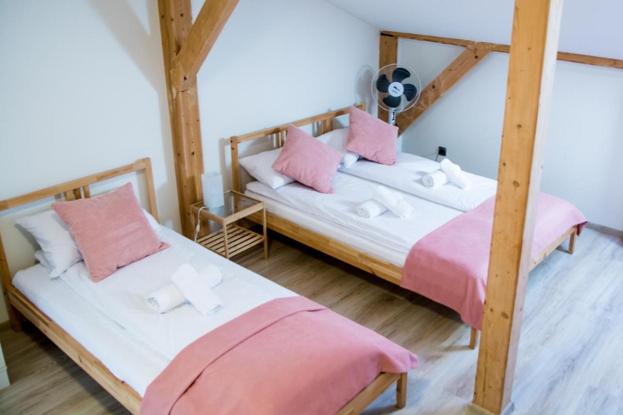 Harmony Hostel Zator Buitenkant foto