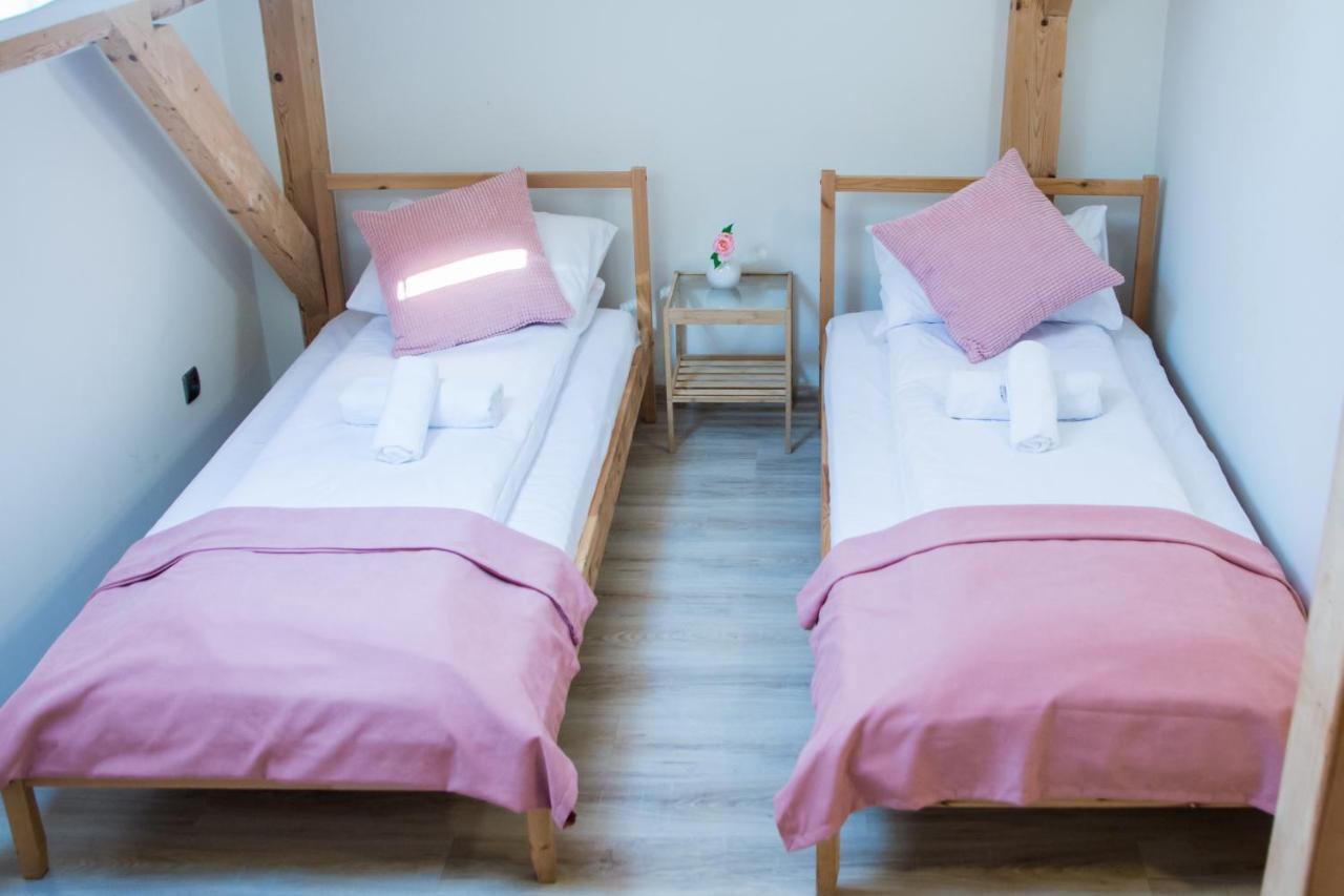 Harmony Hostel Zator Buitenkant foto